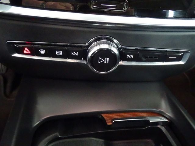 2024 Volvo S60 B5 Plus Dark Theme