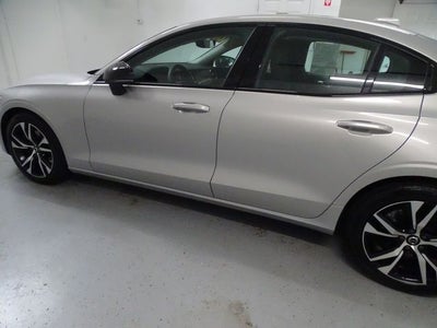 2024 Volvo S60 B5 Plus Dark Theme