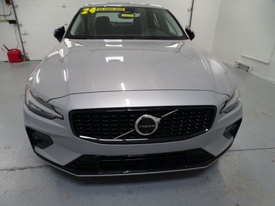 2024 Volvo S60 B5 Plus Dark Theme