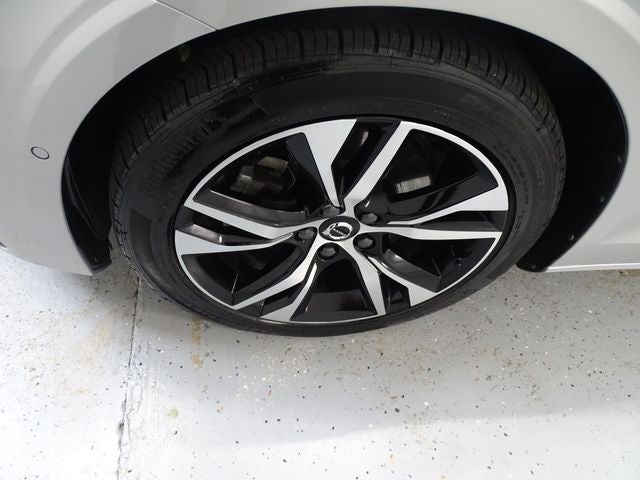 2024 Volvo S60 B5 Plus Dark Theme