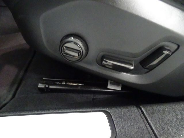 2024 Volvo S60 B5 Plus Dark Theme