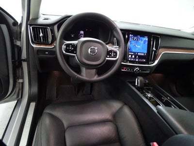 2024 Volvo S60 B5 Plus Dark Theme