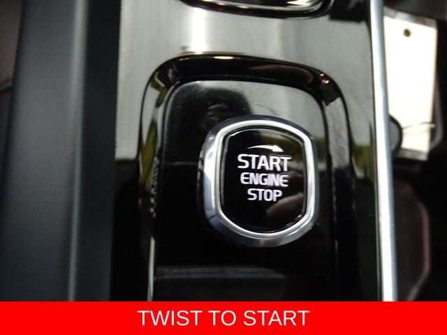 2024 Volvo S60 B5 Plus Dark Theme
