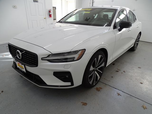 2022 Volvo S60 B5 Momentum