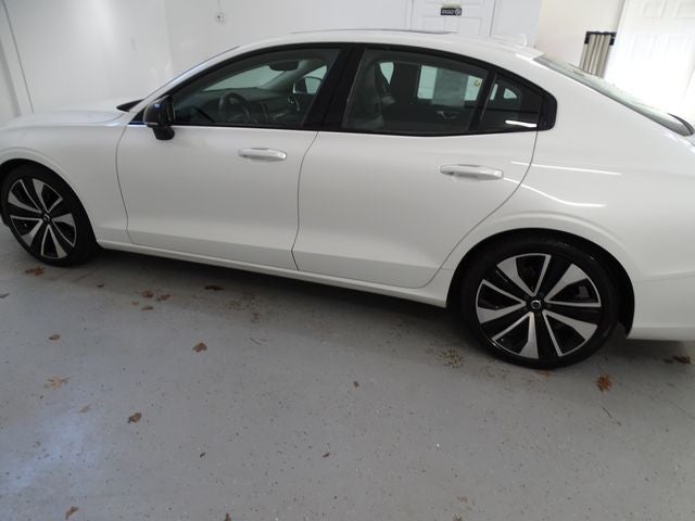 2022 Volvo S60 B5 Momentum