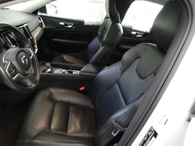 2022 Volvo S60 B5 Momentum