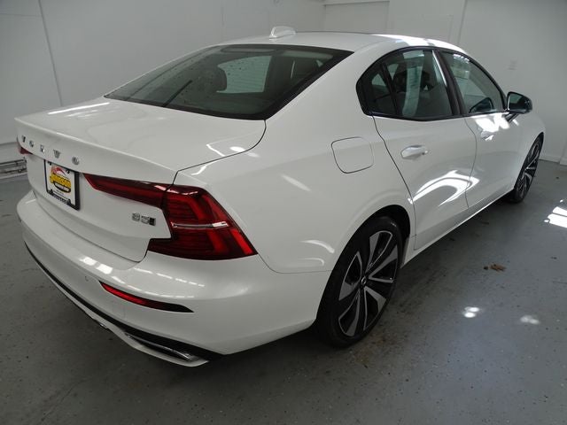 2022 Volvo S60 B5 Momentum