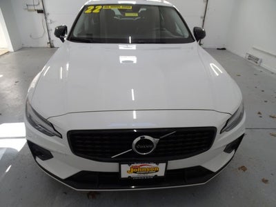 2022 Volvo S60 B5 Momentum