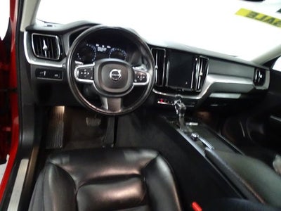 2018 Volvo XC60 T5 Momentum